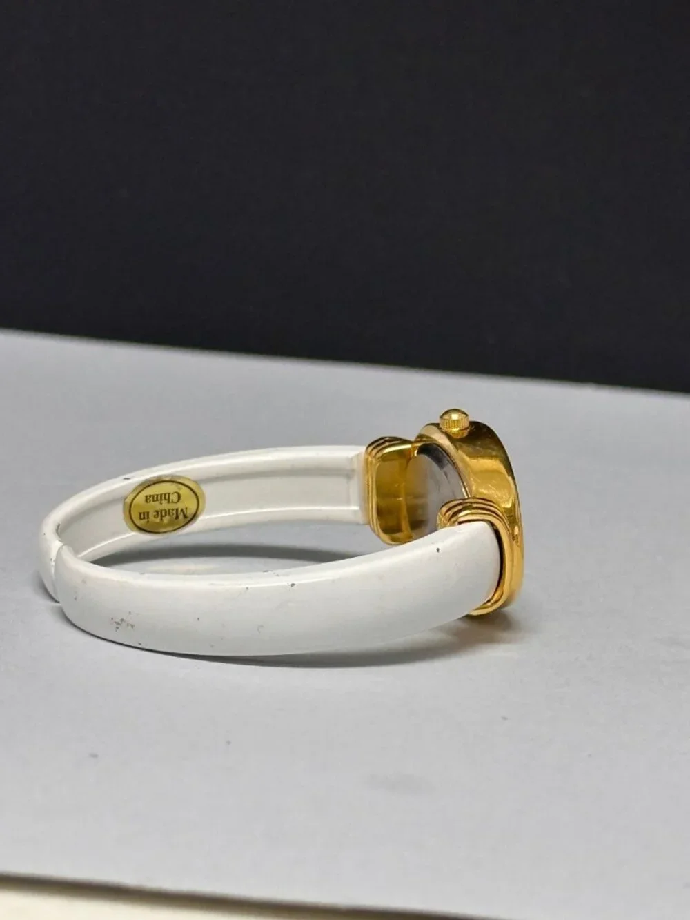 3/$30 Vintage Snowman Watch Women Gold Tone White Enamel Cuff Band 6.25